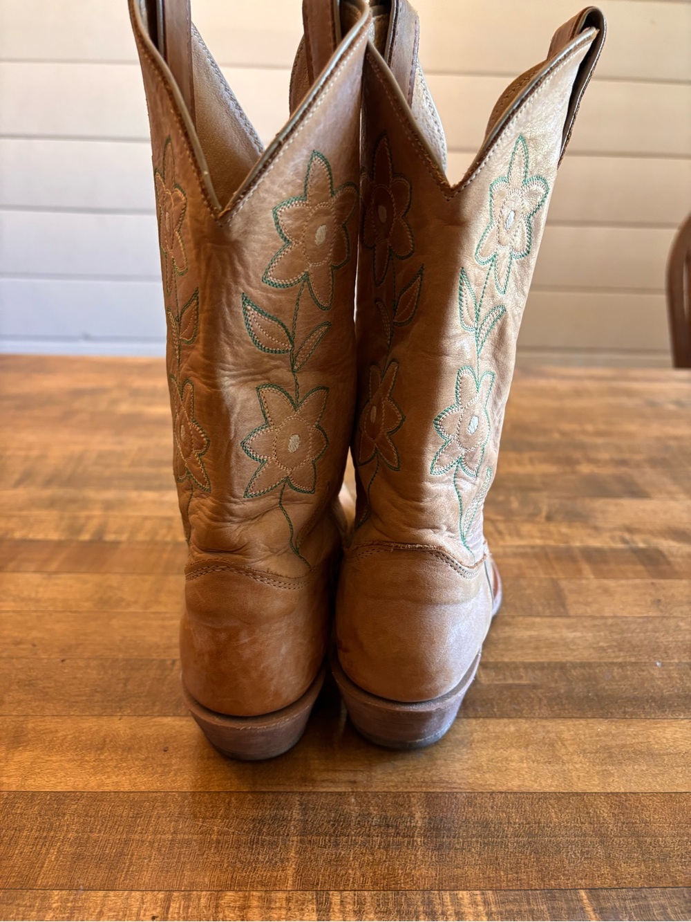 Justin Boots Tan Floral Embroidered Western cowgirl Boots - Picture 3 of 5